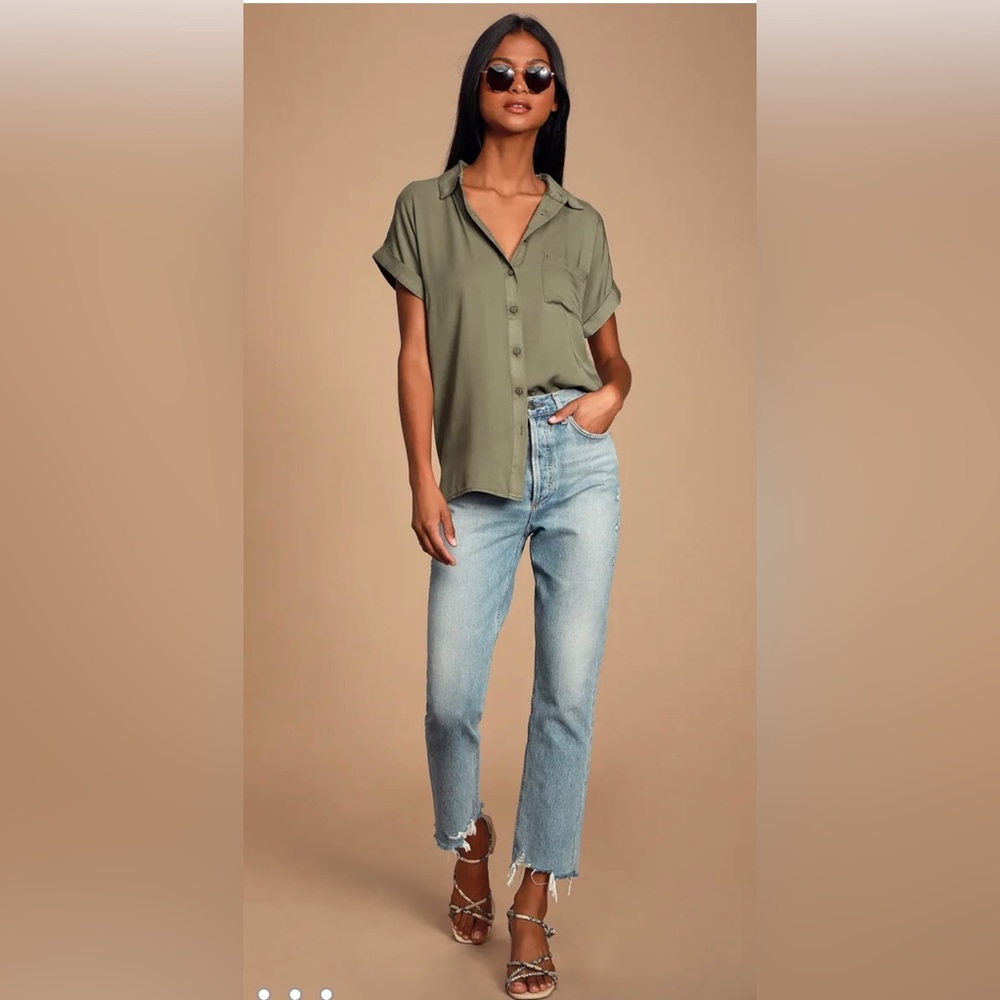 Blythe short sleeve button up top